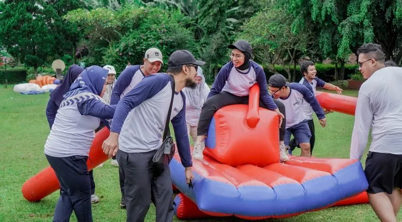 Outbound dengan Games Balloon Inflatable Seru di Hotel Bale Arimbi Bogor