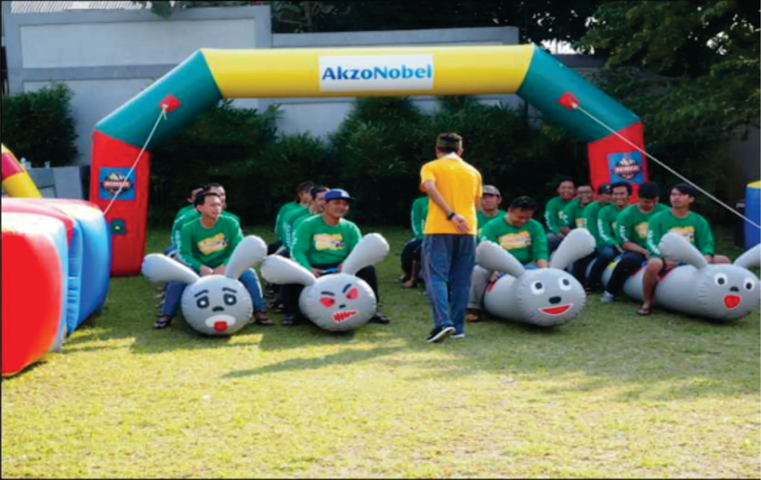 Paket Outbound Games Balloon Inflatable di Rokan Beach Villa